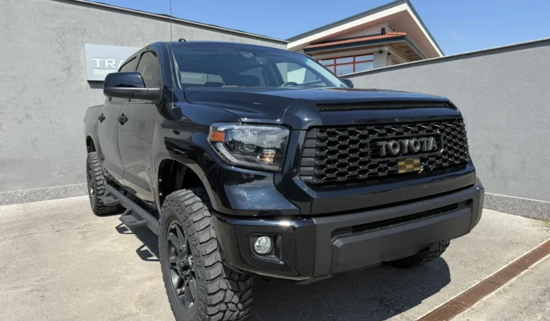 
								Toyota Tundra 5.7L V8 CREW MAX AWD FACELIFT full									