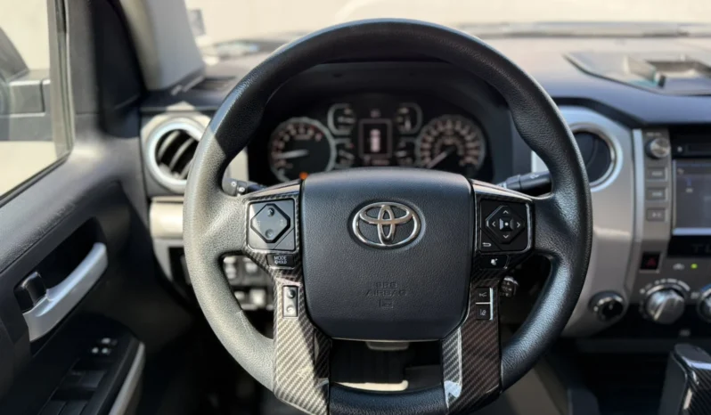
								Toyota Tundra 5.7L V8 CREW MAX AWD FACELIFT full									
