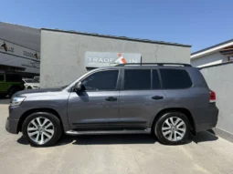 
										Toyota Land cruiser 200 4.5L V8 full									