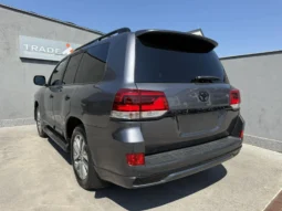 
										Toyota Land cruiser 200 4.5L V8 full									