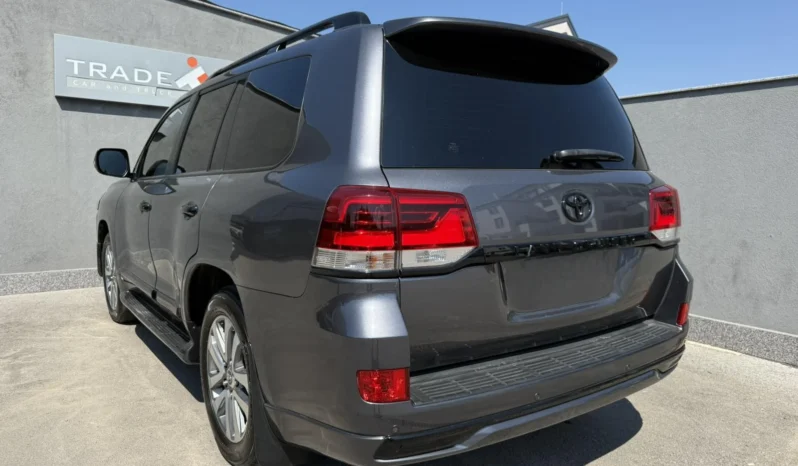 
								Toyota Land cruiser 200 4.5L V8 full									