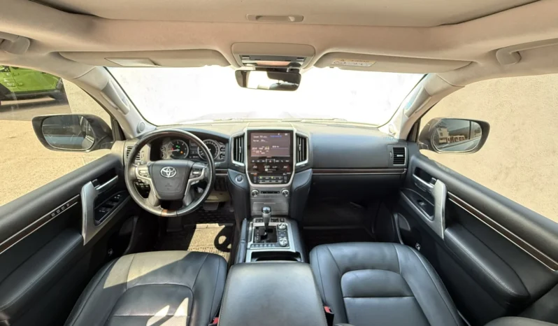 
								Toyota Land cruiser 200 4.5L V8 full									
