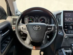 
										Toyota Land cruiser 200 4.5L V8 full									
