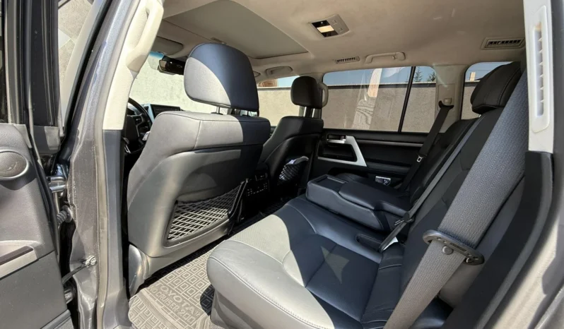 
								Toyota Land cruiser 200 4.5L V8 full									