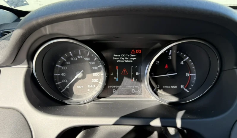 
								Land Rover Discovery Sport 2.2 SD4 full									