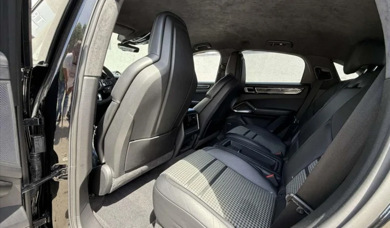 
								Porsche Cayenne TURBO COUPE full									
