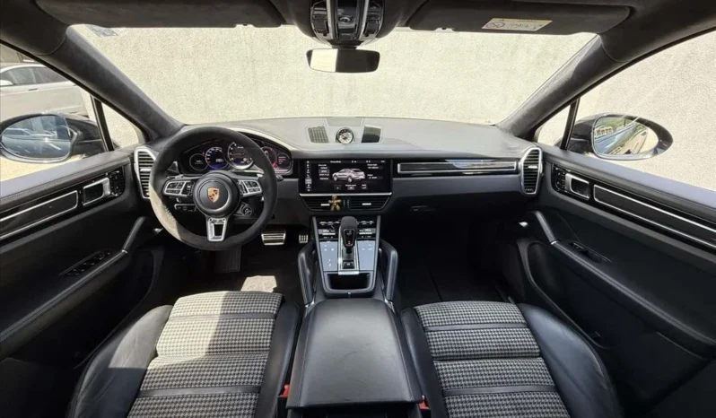 
								Porsche Cayenne TURBO COUPE full									
