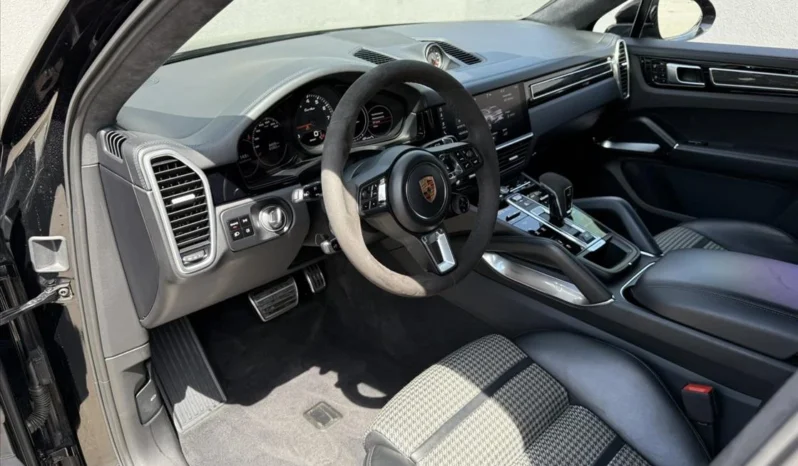 
								Porsche Cayenne TURBO COUPE full									