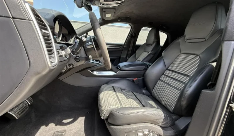 
								Porsche Cayenne TURBO COUPE full									