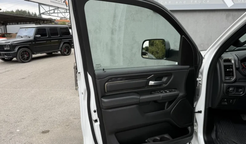 
								Dodge RAM 1500 5.7L ЦЕНА ПРИ ЗАПИТВАНЕ full									