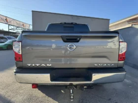 Nissan Titan crew cab 5.6L V8