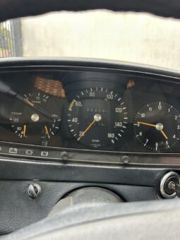 
										Mercedes 240D full									