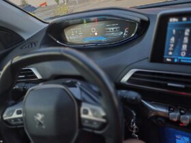 Продавам Пежо 3008 1.5 Blue HDI Euro 6 – напълно обслужен.
