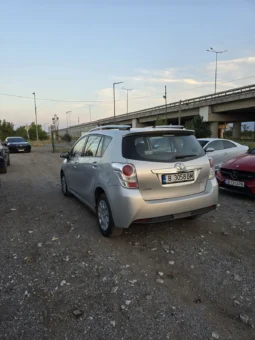 
										Toyota Verso full									