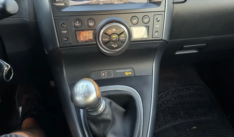 
								Toyota Verso full									