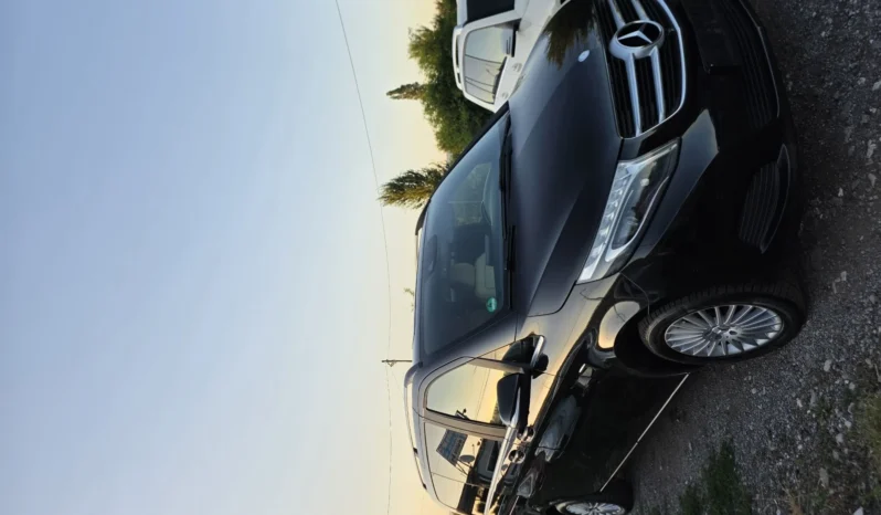 
								Mercedes-Benz V 300 full									