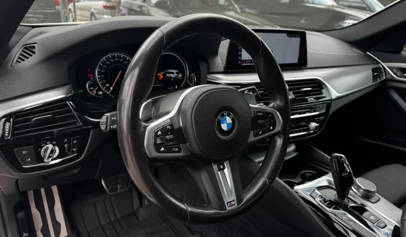 
								BMW 530 d xDrive Touring M-Sport Keyless Distronic AdapLED full									