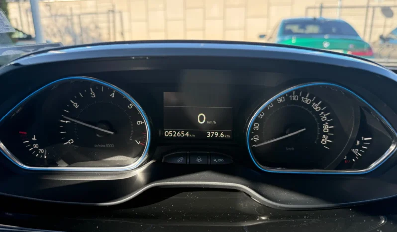 
								Peugeot 2008 1.2i Turbo full									