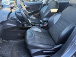 
										Peugeot 2008 1.2i Turbo full									