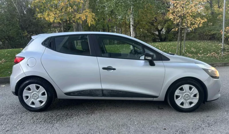 
								Renault Clio 1.2i / ОБСЛУЖЕН full									
