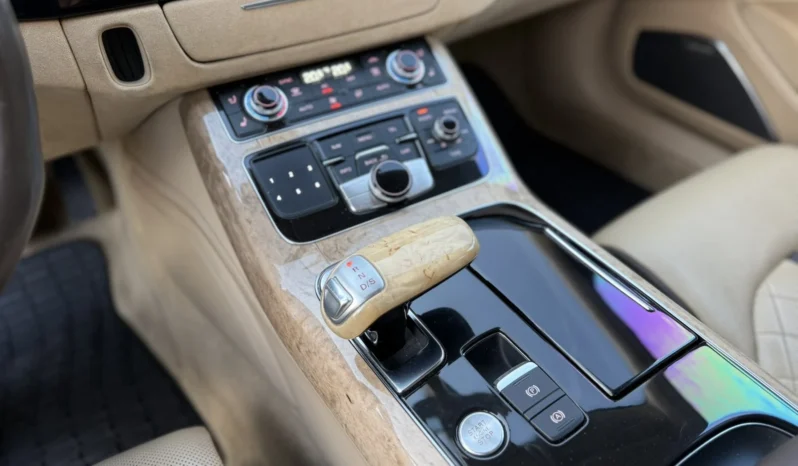 
								Audi A8 4.2 FSI S8 OPTIC full									