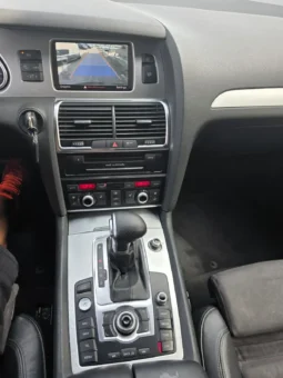 
										Audi Q7 full									