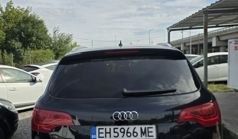 
								Audi Q7 full									