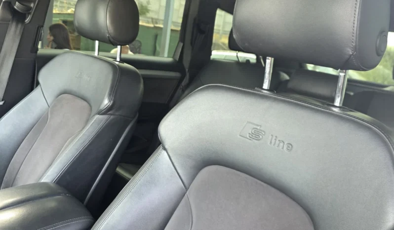 
								Audi Q7 full									