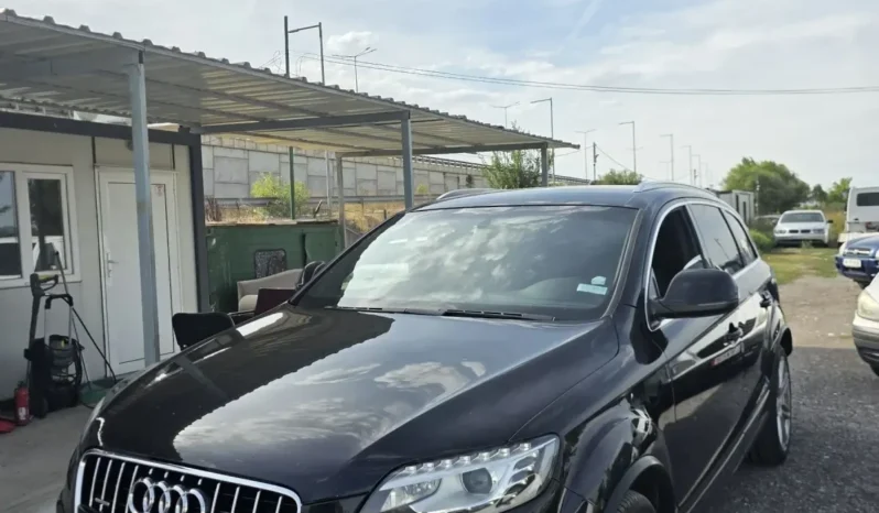 
								Audi Q7 full									