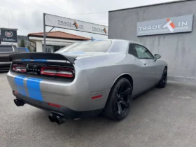 Dodge Challenger 6.4L SRT