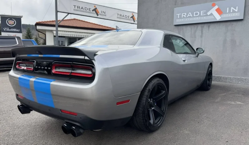 
								Dodge Challenger 6.4L SRT full									
