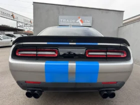 Dodge Challenger 6.4L SRT