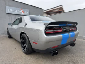 Dodge Challenger 6.4L SRT