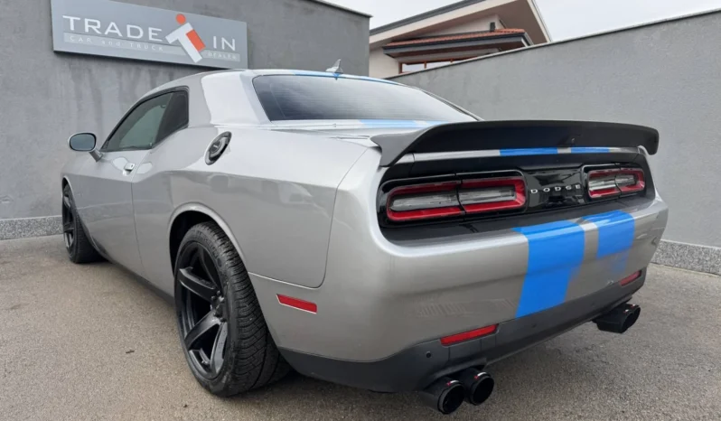 
								Dodge Challenger 6.4L SRT full									