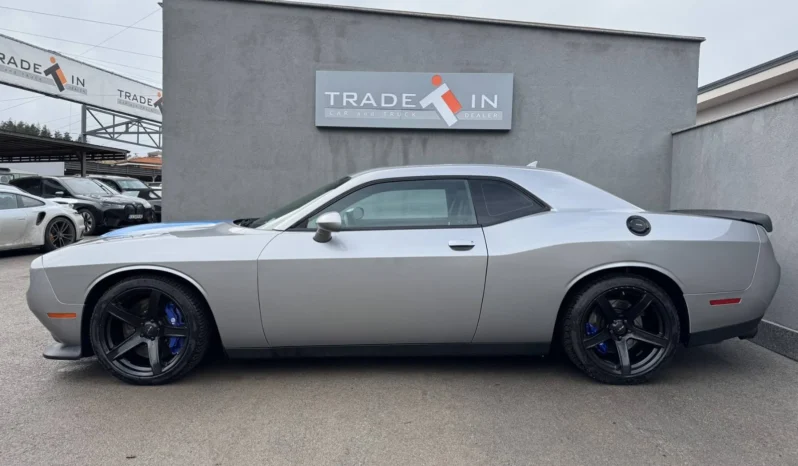 
								Dodge Challenger 6.4L SRT full									
