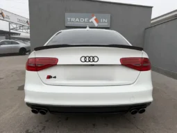 
										Audi S4 full									