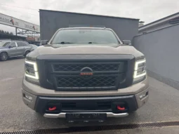 Nissan Titan crew cab PRO-4X 5.6L V8